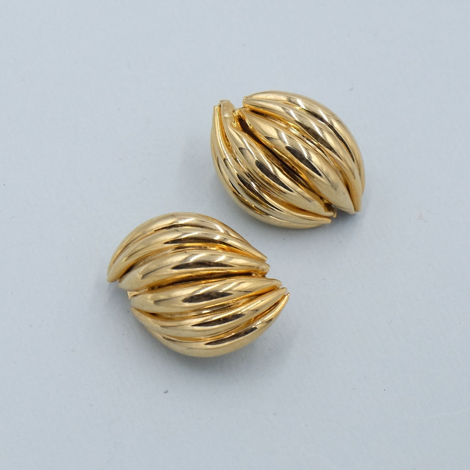 Vintage Large Oval Goldtone Earrings 1980s