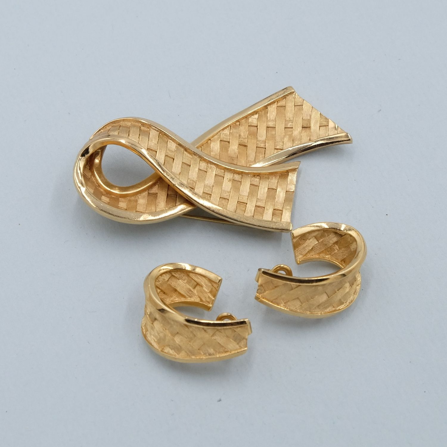 Vintage Trifari Basket Pattern Brooch and Earrings Set 1960s