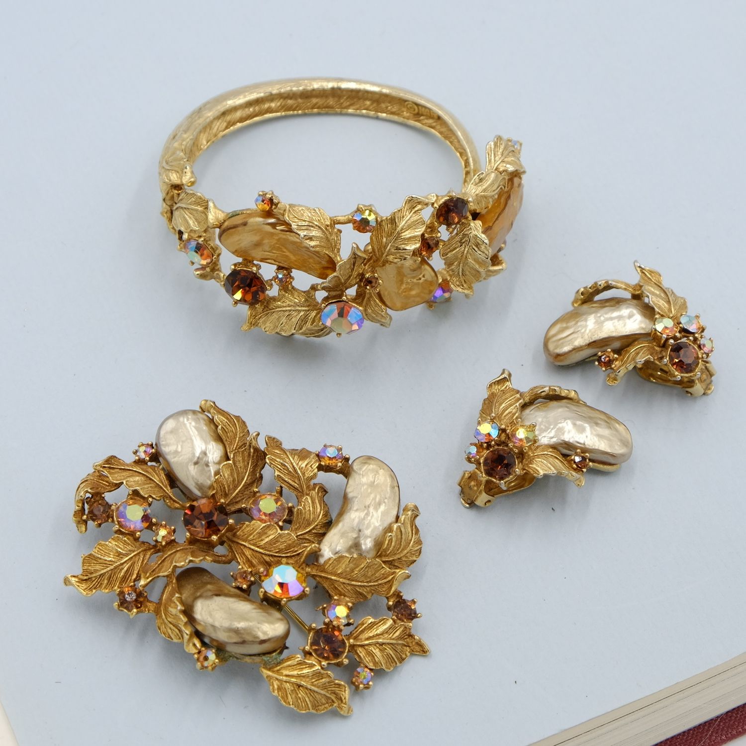 Vintage Collectible HAR 3 pc set Bracelet, Earrings and Brooch 1950s