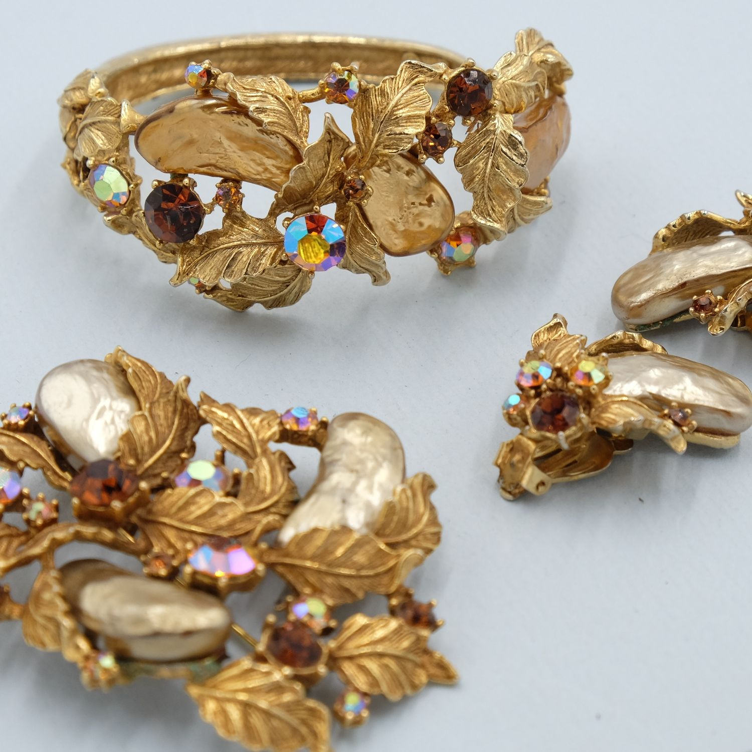 Vintage Collectible HAR 3 pc set Bracelet, Earrings and Brooch 1950s