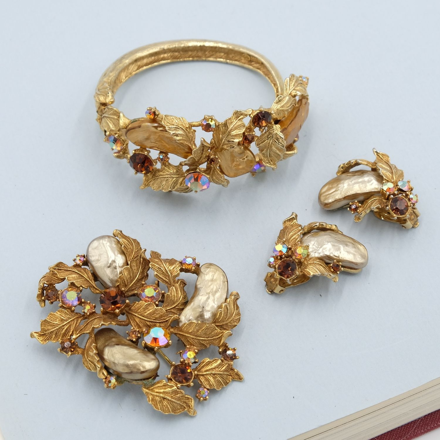 Vintage Collectible HAR 3 pc set Bracelet, Earrings and Brooch 1950s