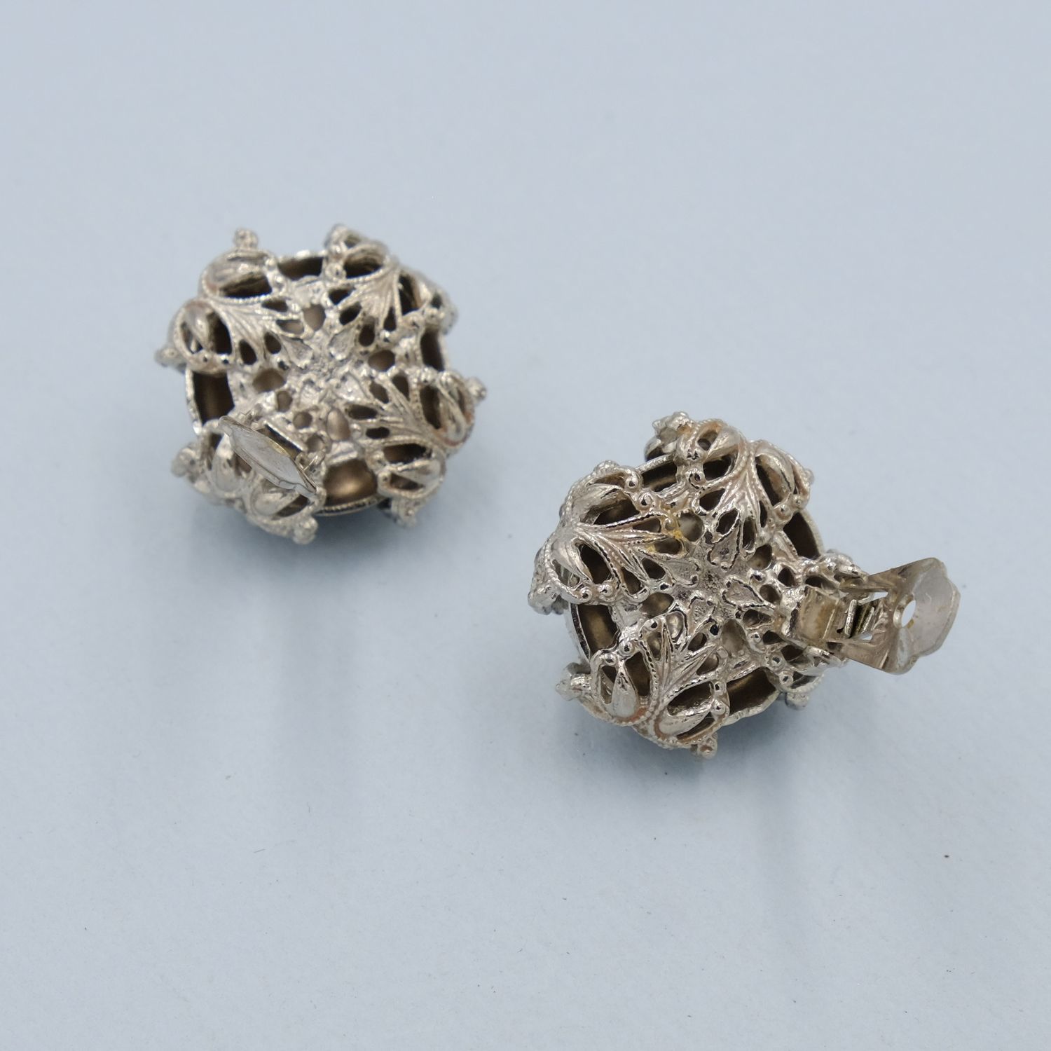 Vintage Silver Dome with Filigree Earrings 1970s