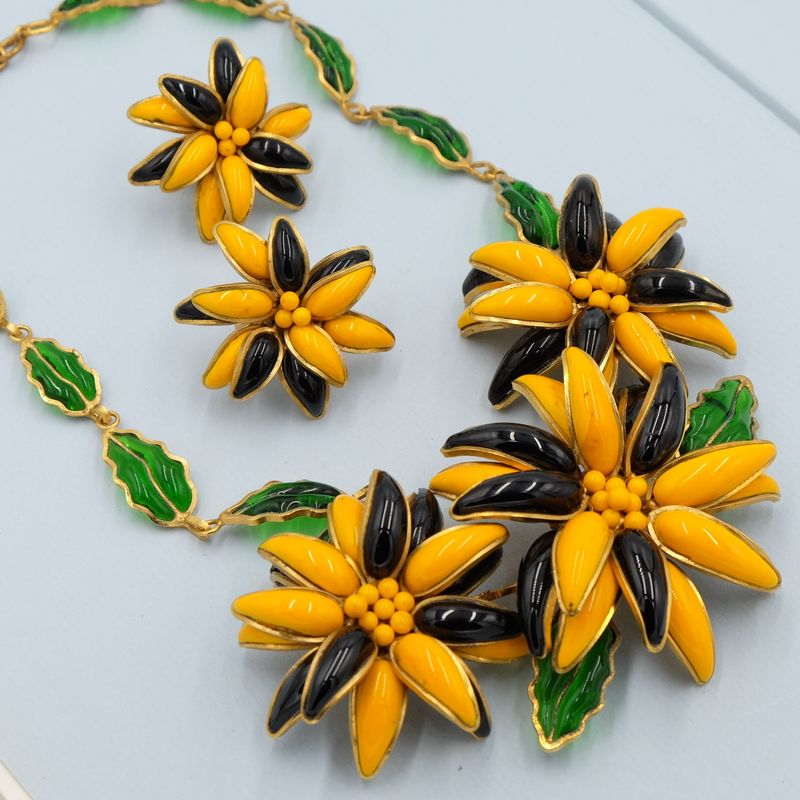 Histoire de Verre Gripoix Vintage Flowers Necklace and Earrings Set 1980s