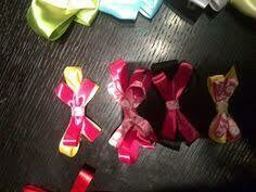 Lacitos, gomitas y demás complementos