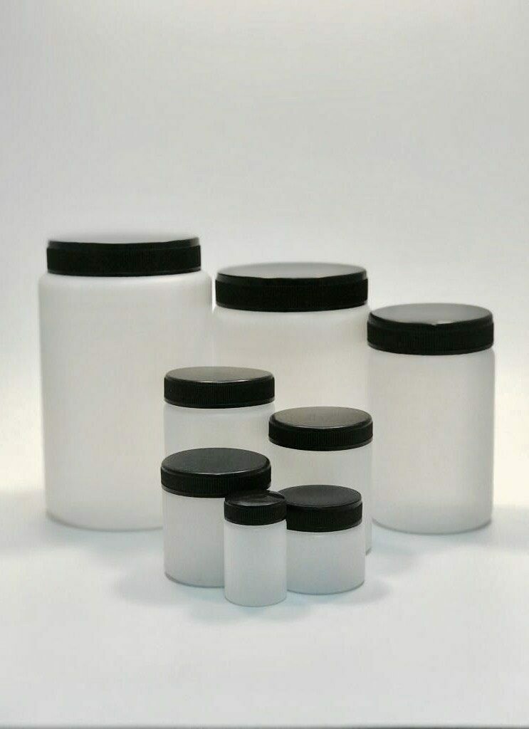 BOTE PVC  250 c.c. con tapa y obturador
Cuerpo 67 mm, boca 54 mm , altura 100 mm 10 UNIDADES