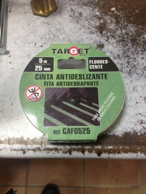 CINTA ANTIDESLIZANTE  5 M 25 MM