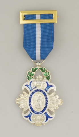 Medalla Cruz de la Orden del Merito Civi