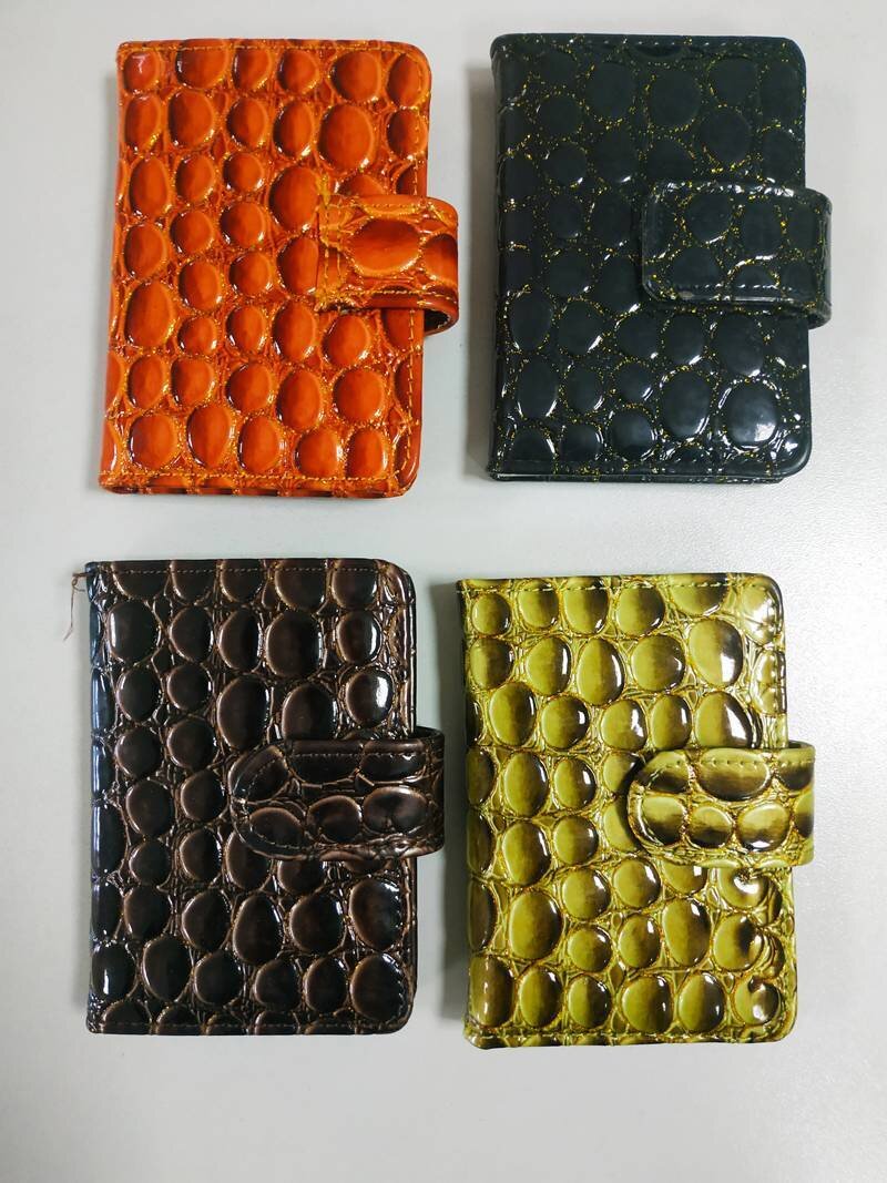 Lote de 50 agendas de telA�fono y de notas.