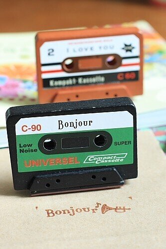SELLO CASSETTE BONJOUR SCRAP EN DISPLAY