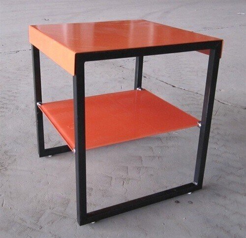 Mesa KIHA, baja, multiusos, metal y cristal naranja