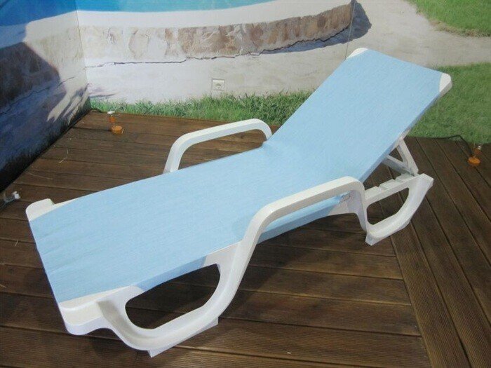 Tumbona COSTASOL, apilable, polipropileno blanco, tejido textilene azul aqua
