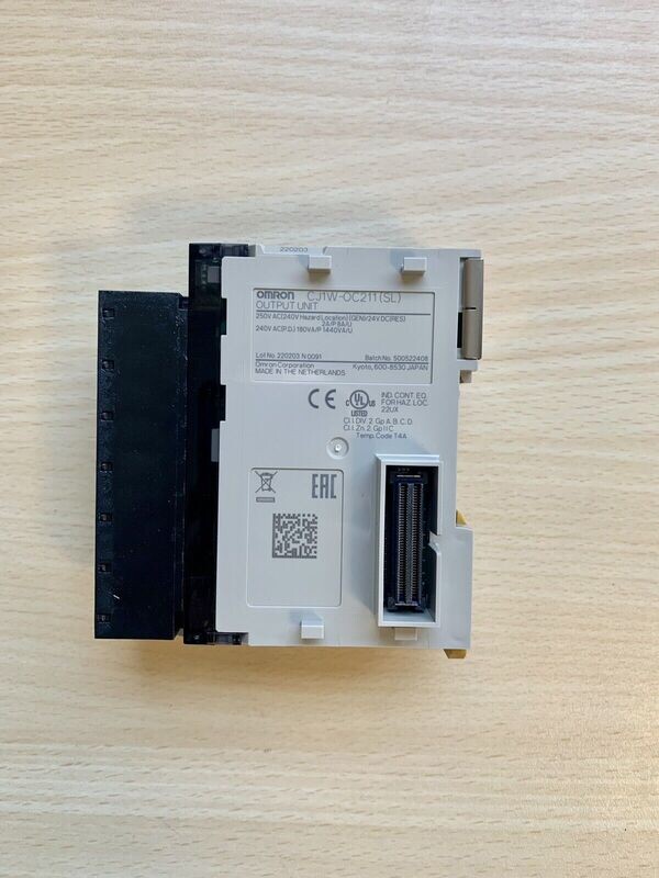 Omron cj1w-oc211 (sl) Cj1woc211 SL