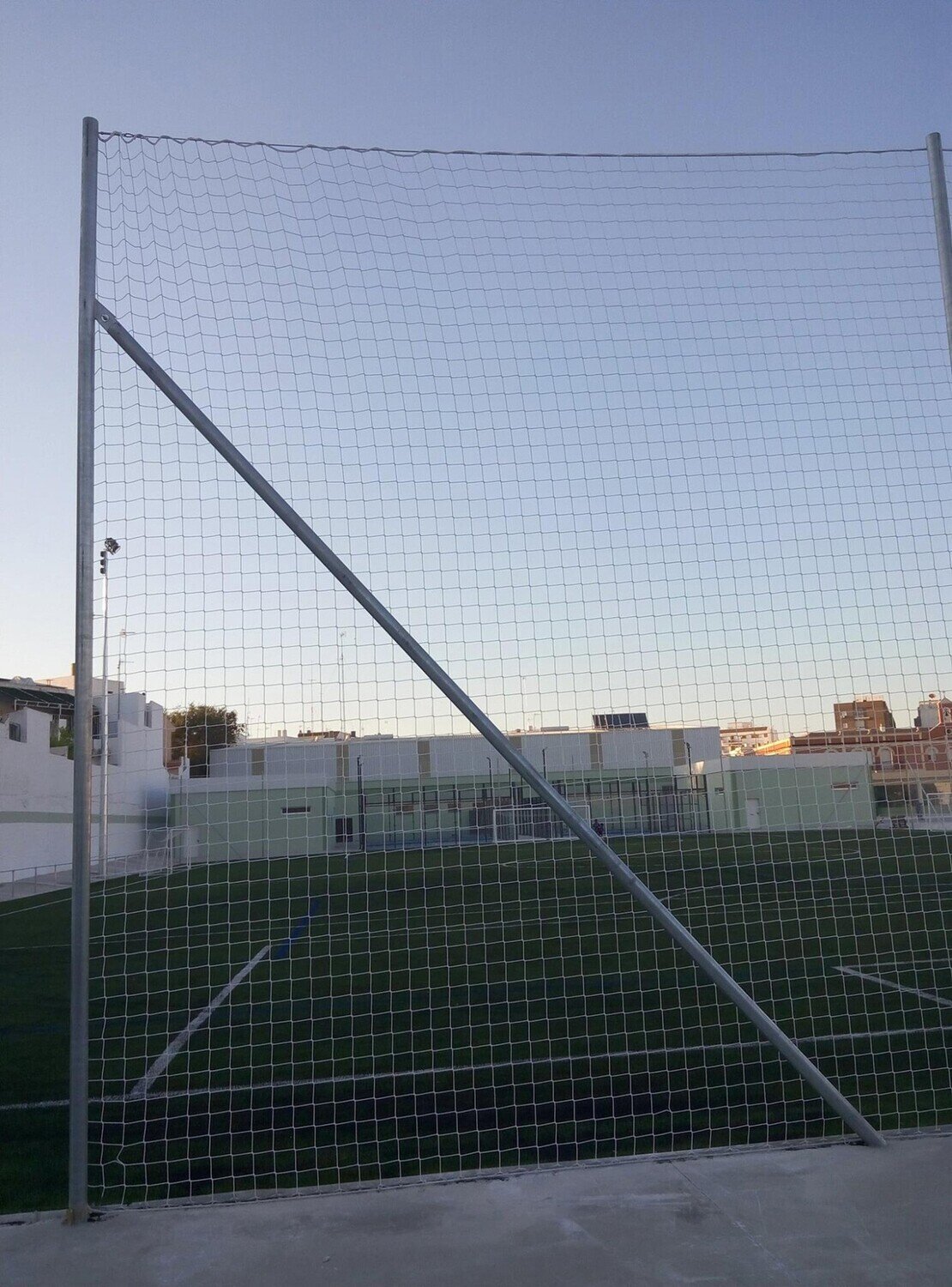 POSTE REFUERZO MET�LICO GALVANIZADO 6 MTS PARA RED PROTECCI�N SIN BOTES