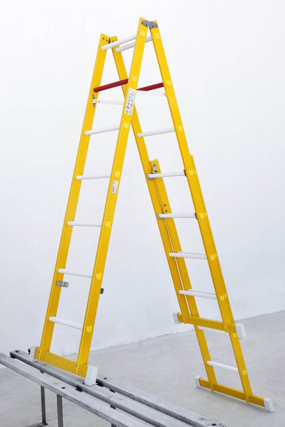 Suplementos base Modelo FSB07 Recomendado para FT08
7 Peldaños Longitud 2050 mm Desnivel máximo1305 mm Peso 8