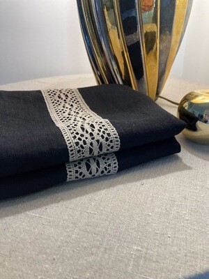 FEK TABLE RUNNER, BLACK WITH LACE, 120x50 cm