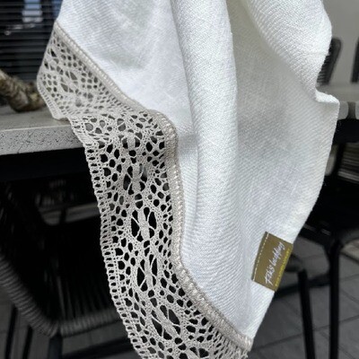 WHITE LINEN TOWEL with LACE, 45x60 cn