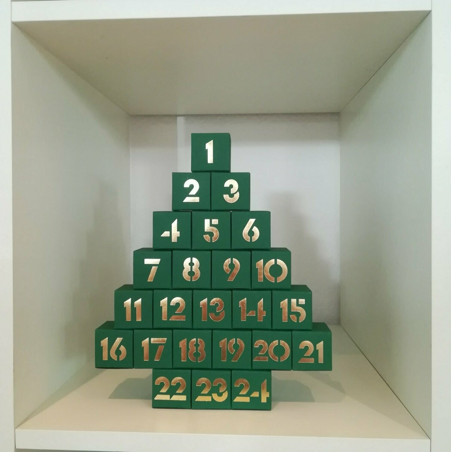 Adventskalender [Grün] mit 24 Pralinen - teilweise mit Alkohol