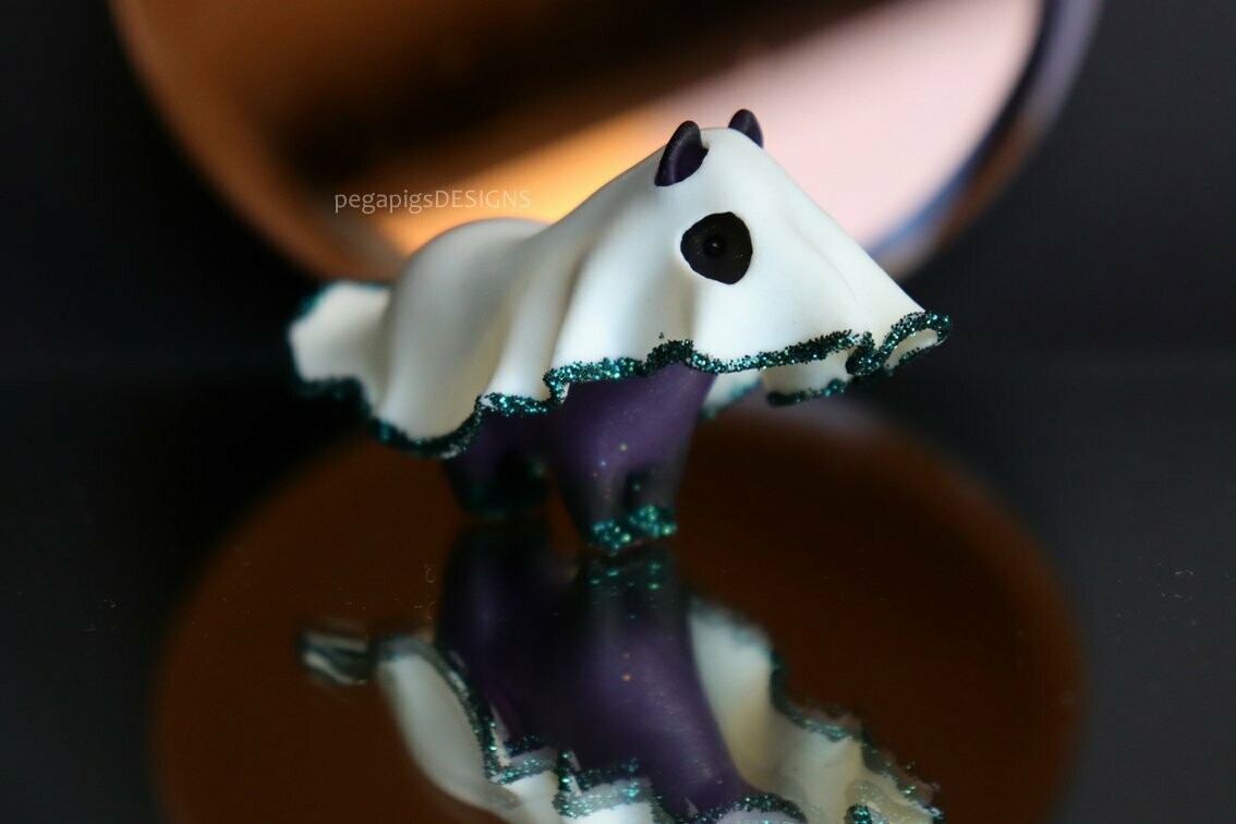 "Purple mystery" ghost Pegawiehi