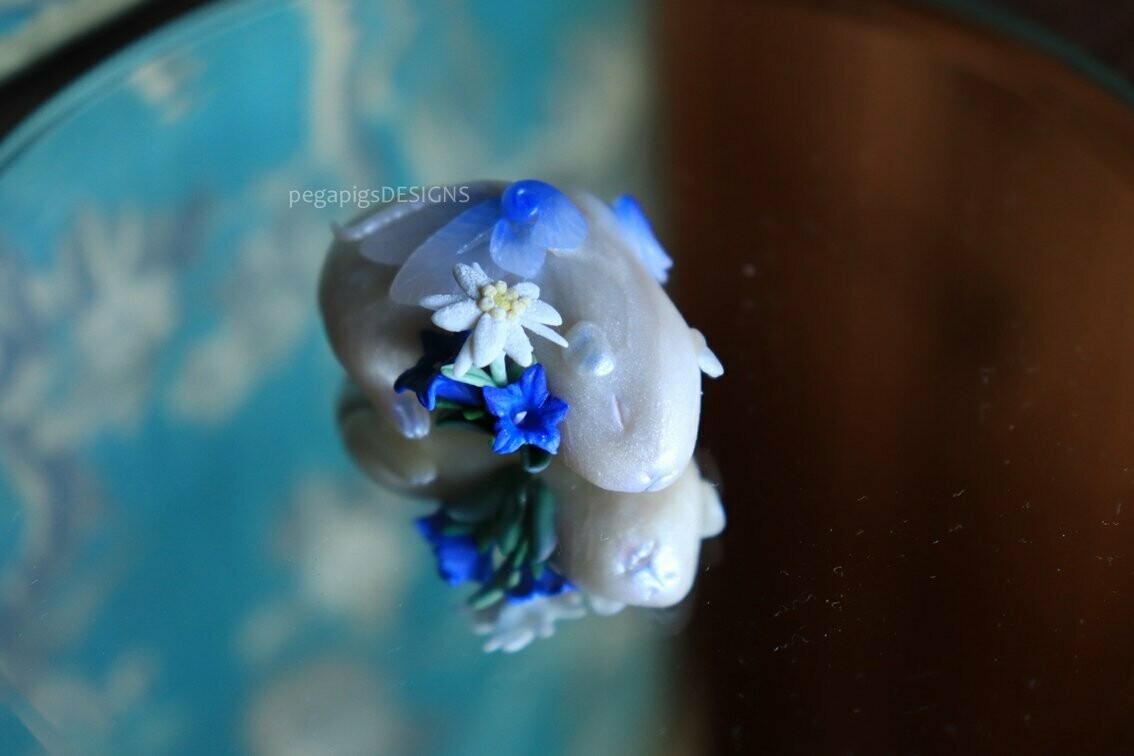 Pearl Pegapiggy "Edelweiss & Gentian"