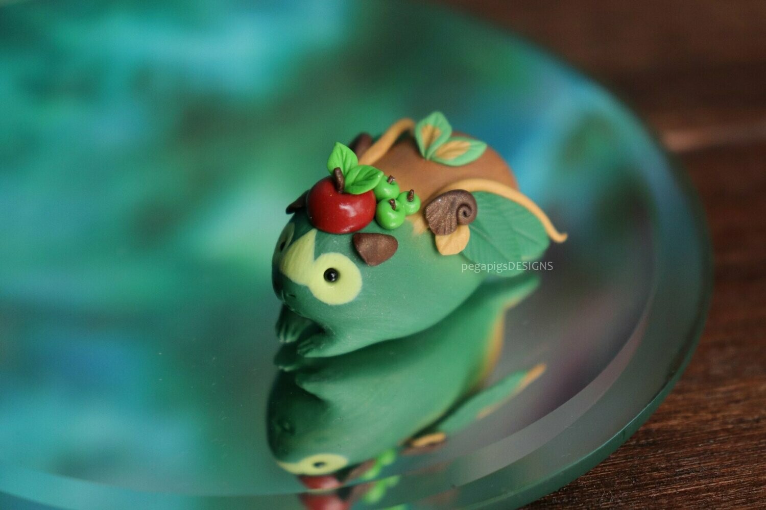 Pegapiggy "Apple tree guardian"