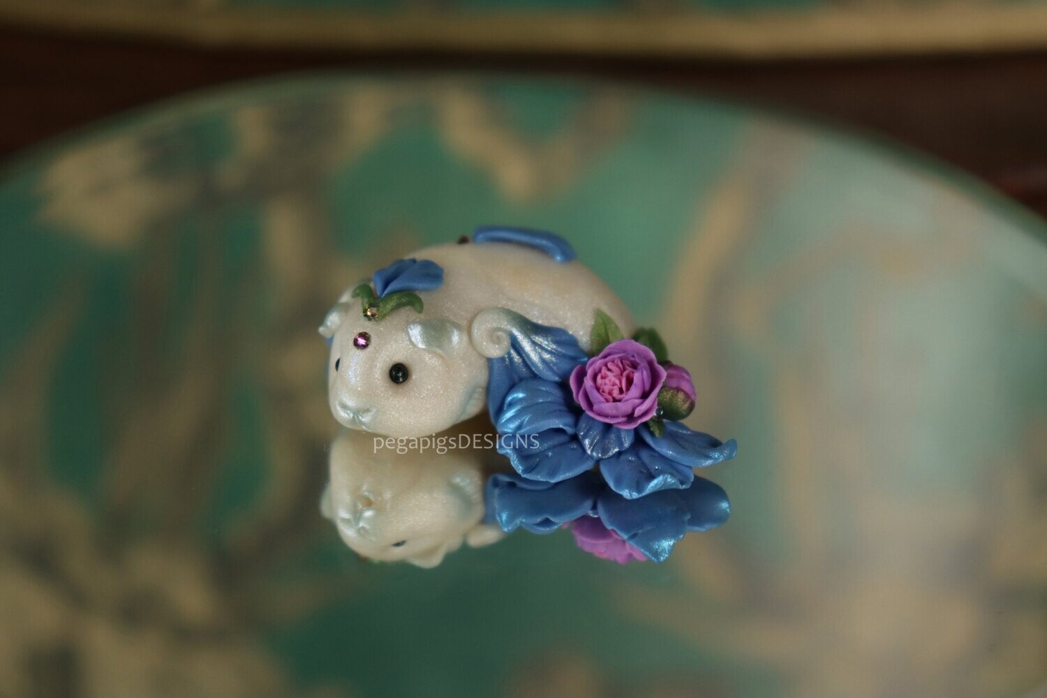 Peony mermapig pearl/blue