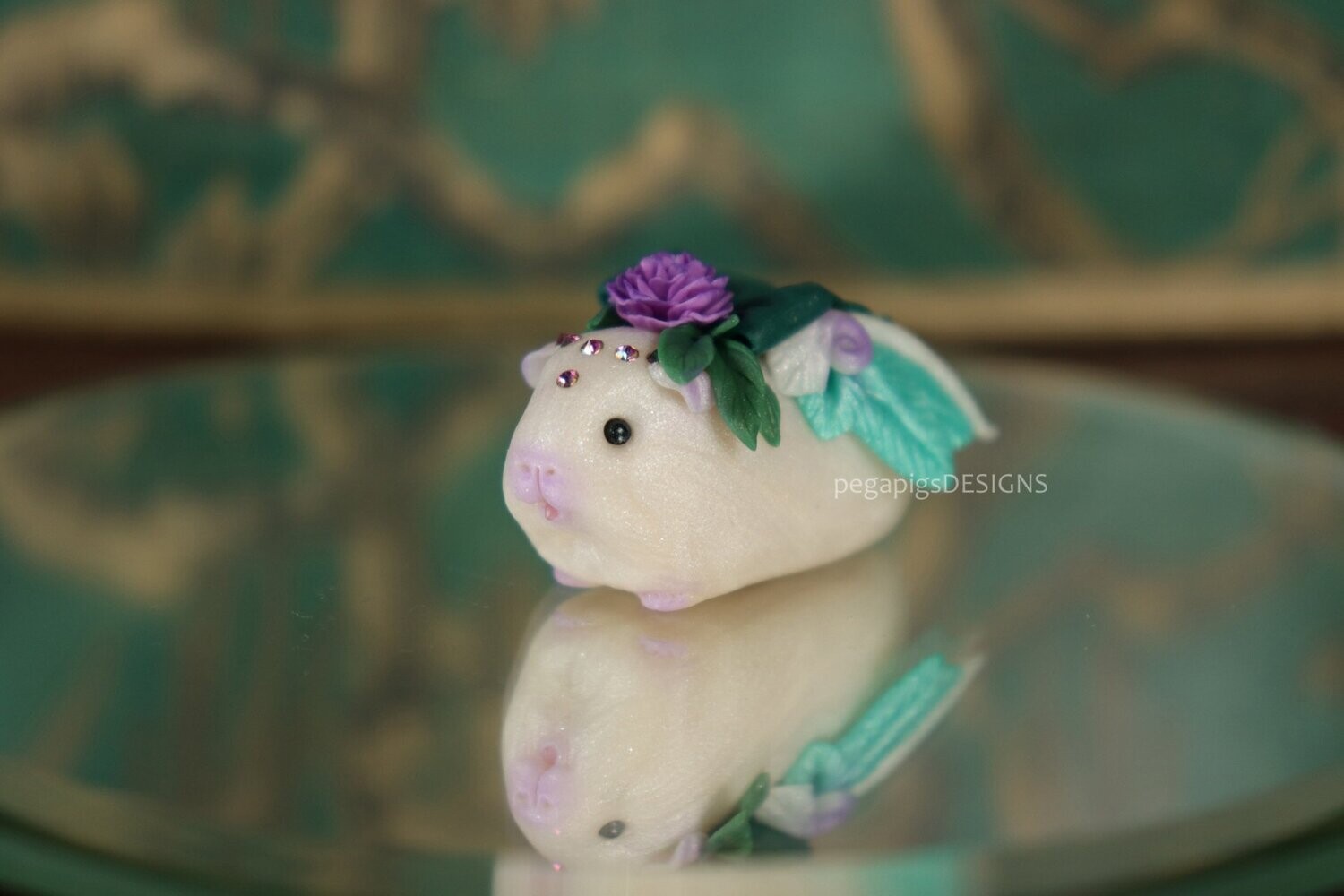 Peony pegapig pearl/turqoise/purple with bow