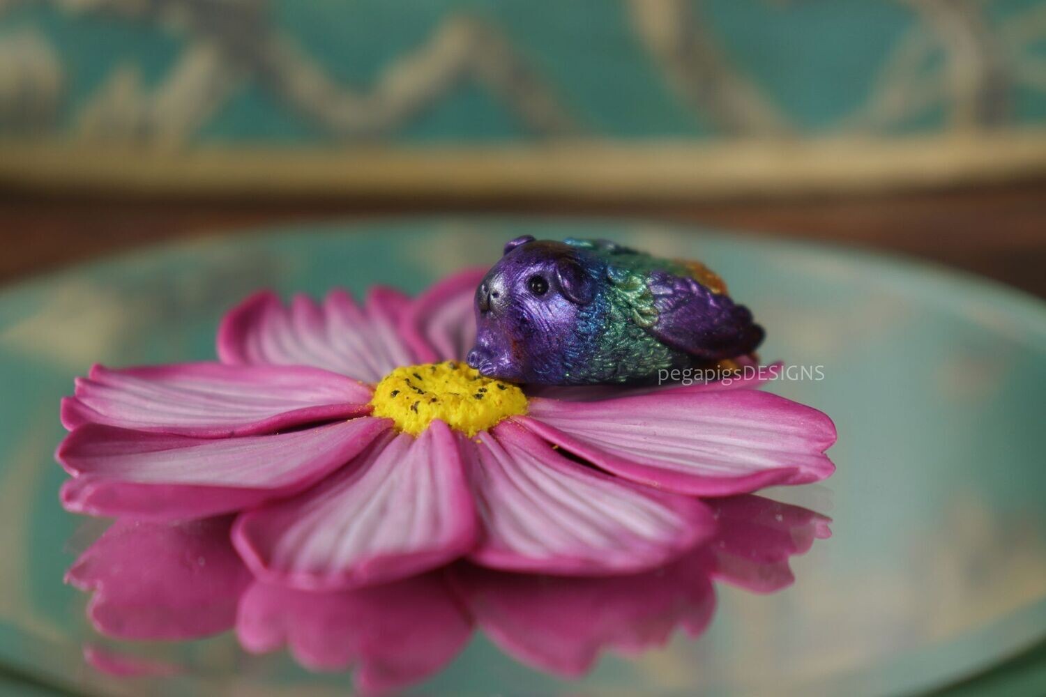 Hummingpig On Cosmos