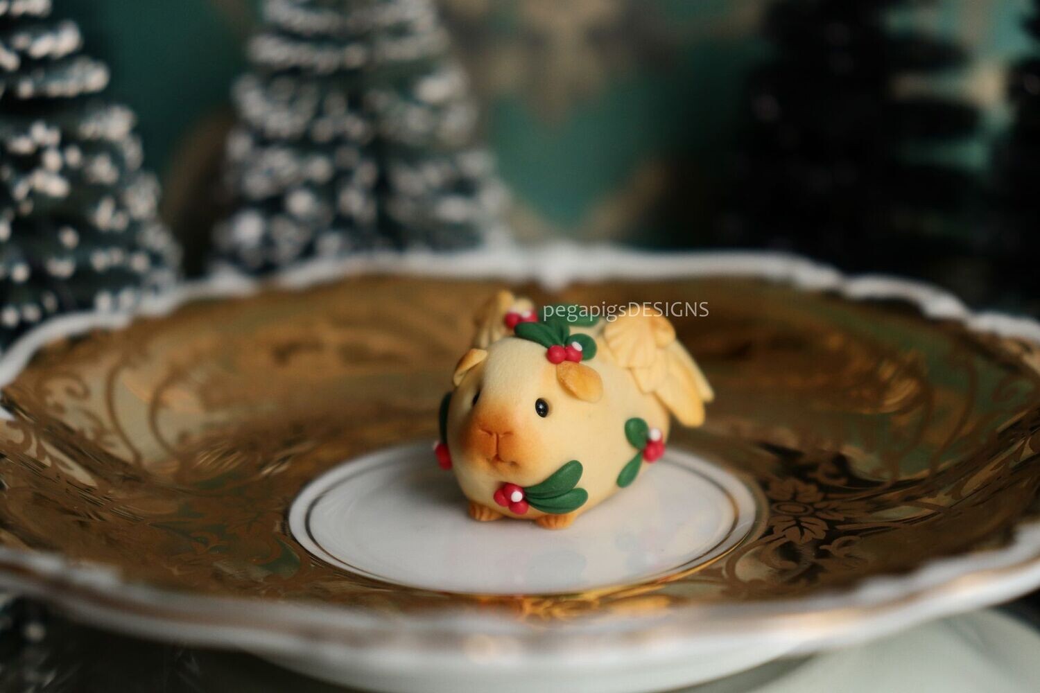 Vanilla Biscuit Pegapiggy - Holly
