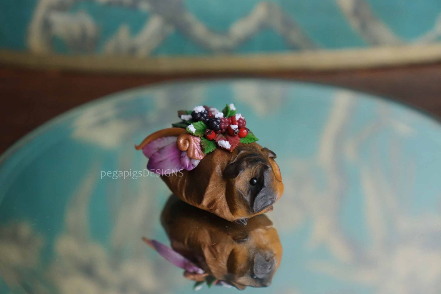 Rosette - Winter berry pegapiggy figurine