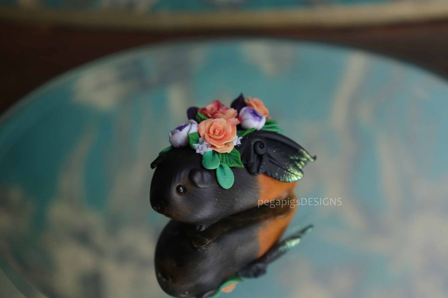Black/brown Pegapiggy with flowers figurine