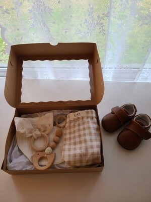 Baby gift box_ beige bloomer set ( 4items)