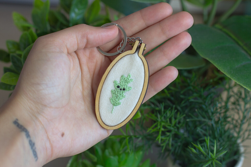 Leaf - Embroidery Keychain Art