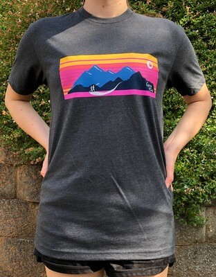 Gotta Run Lifestyle Mountain Sunset 60/40 Blend T-shirt - Charcoal - Size Medium