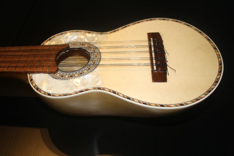 B40 Bolivian charango