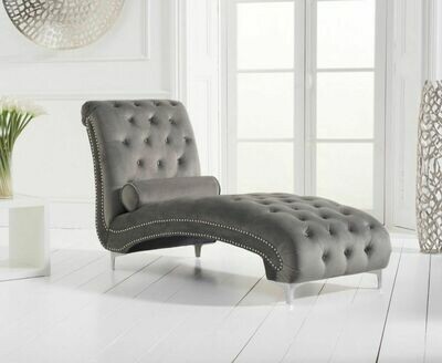 Chaise Longues