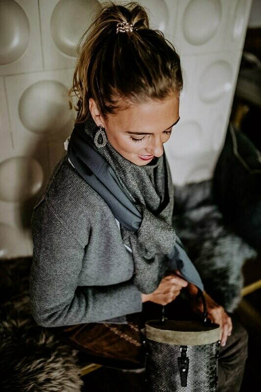 Strickjackerl, grau