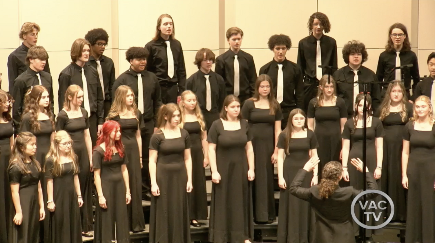 SAHS Holiday Choir Concert : December 18, 2023 8pm Featuring: Varsity Choirs, Belle Chanter, Chamber Choir, Select Women (DVD/BR)