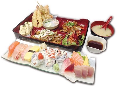 NaNa Sashimi &amp; Sushi Box (Chicken)
