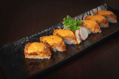 Spicy Tuna Oshi