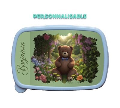 Boîte hermétique gros ours brun au jardin, personnalisée pour enfants aventuriers. Qualité artisanale française