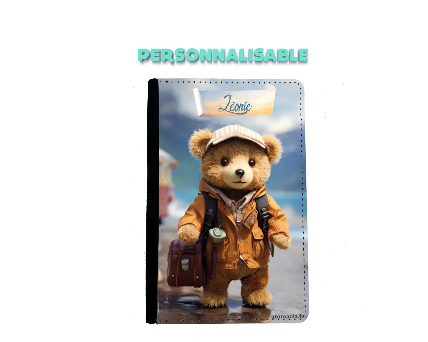 Étui de passeport personnalisable pour enfant : petit ours voyageur, Atomania, accessoire adorable pour jeunes aventuriers