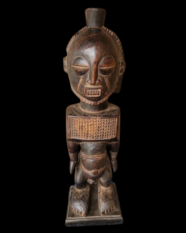 Buyu Statue / Central Africa