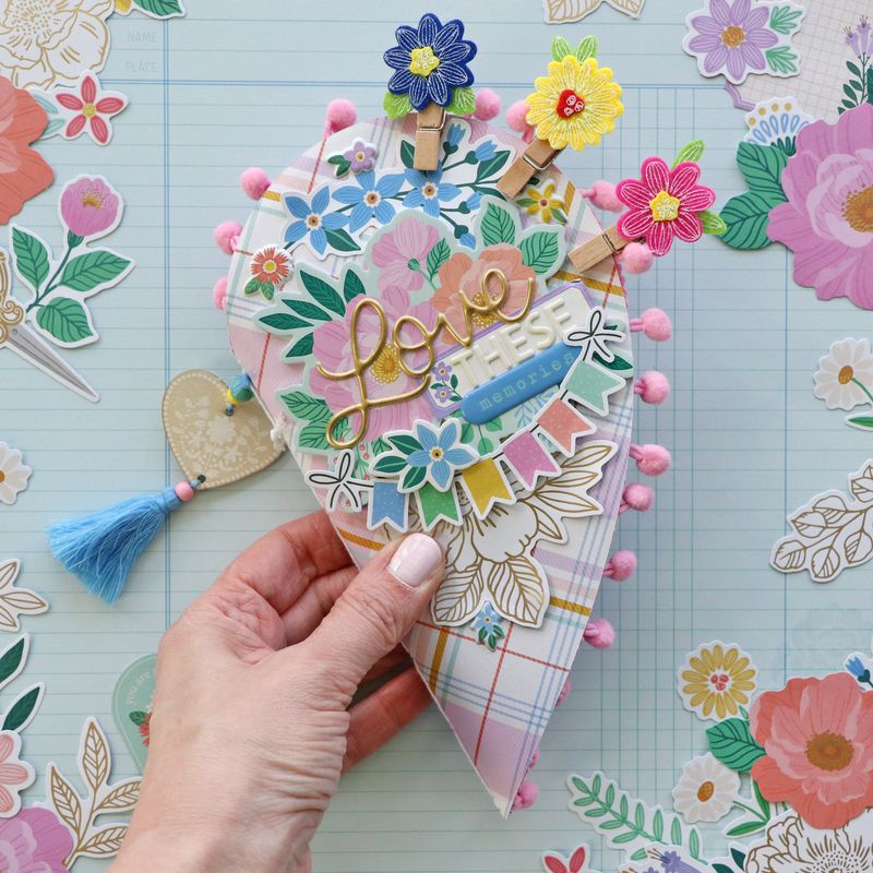 Poppy &amp; Pear Concentric Heart-Shaped Mini Album Class PDF