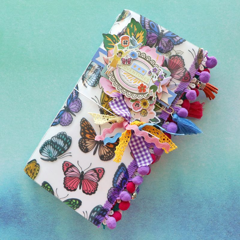 Moonlight Magic Traveler&#39;s Notebook Mini Album Class PDF