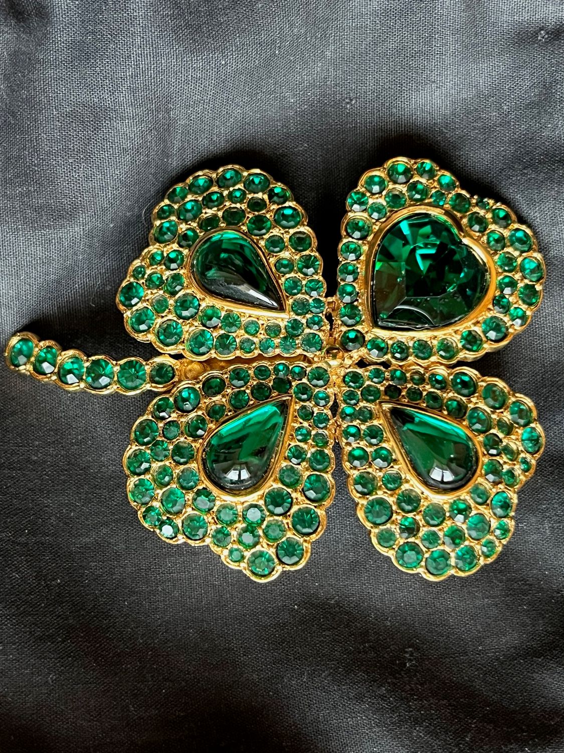 Yves SAINT LAURENT broche pendentif &quot;Trèfle&quot;