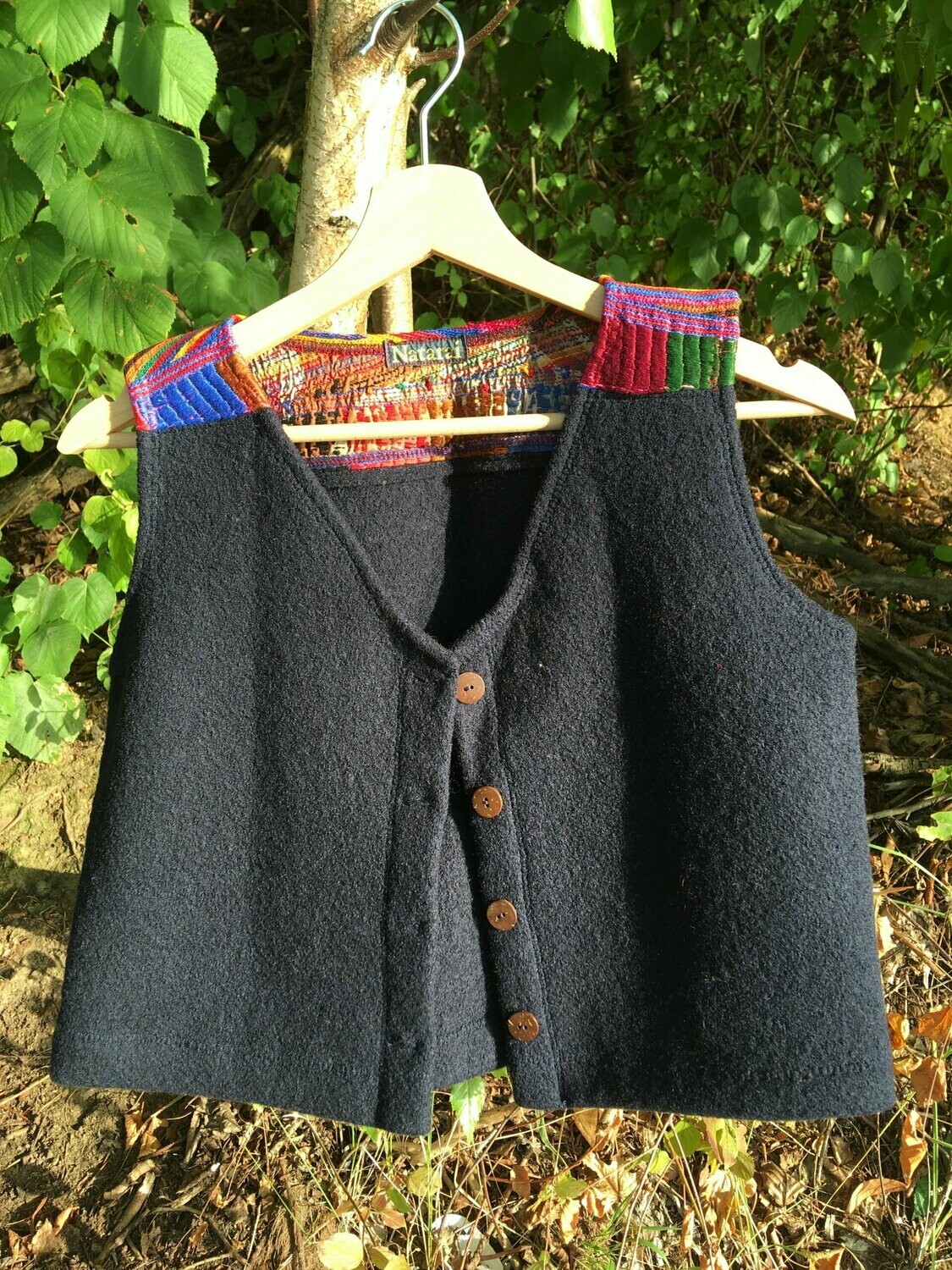 Walkweste mit handbesticktem Stoff