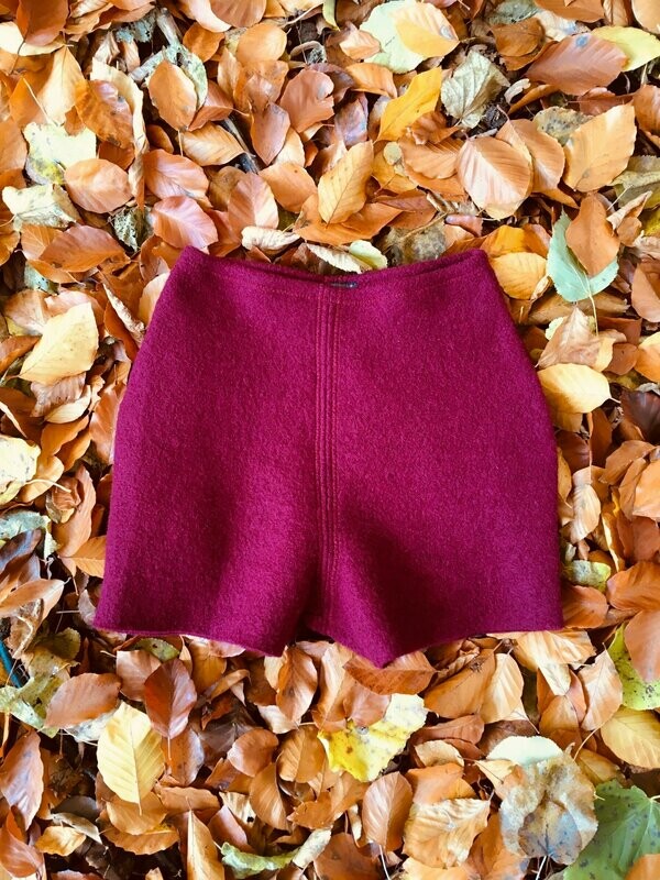 Chakrahose bordeauxrot