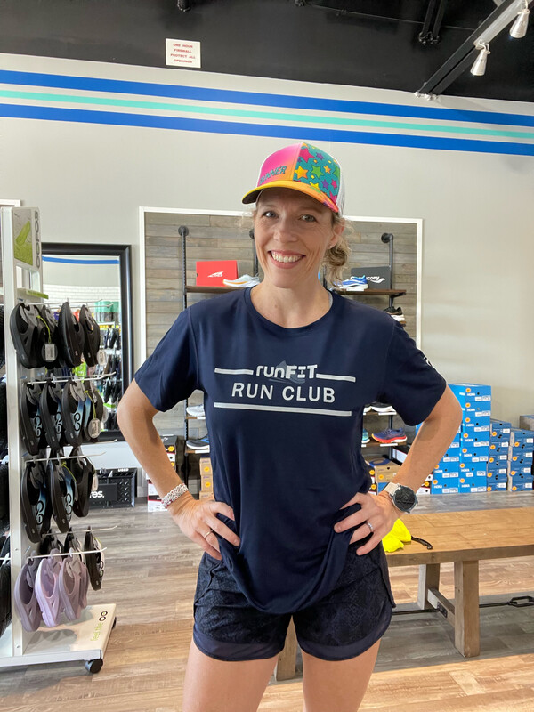 Brooks M RUNCLUB T