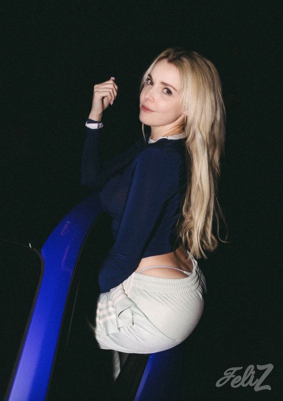 Feliz A4 Premium Poster