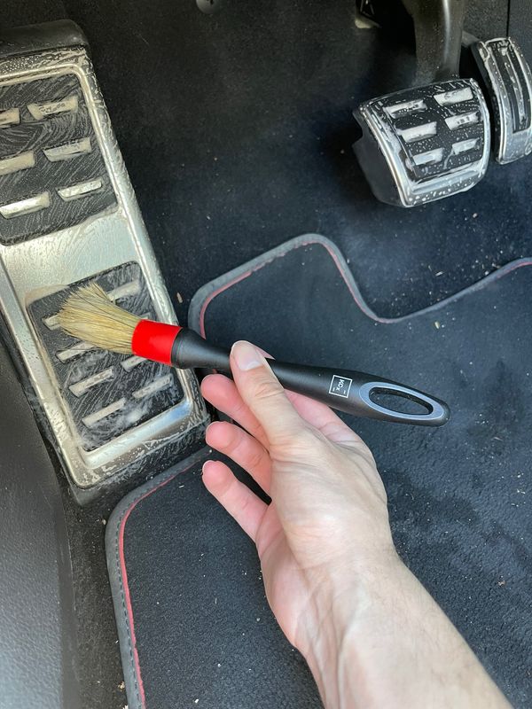 Interior Brush Red - Detailing Pinsel Rauh